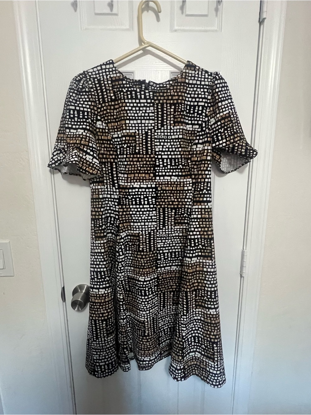DKNY Black & White Geometric Short Sleeve Women’s Dress